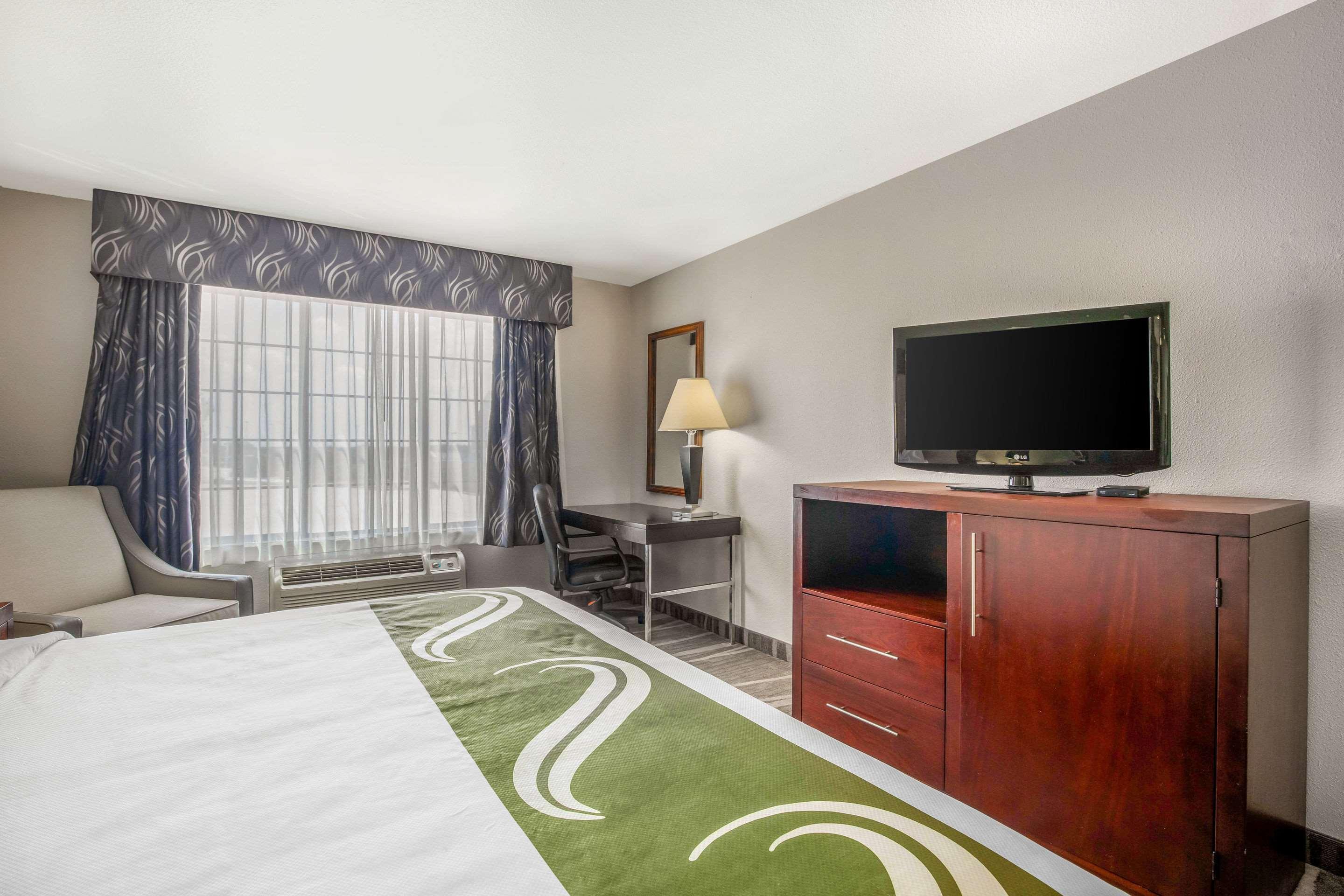 Quality Inn & Suites ウェザーフォード エクステリア 写真