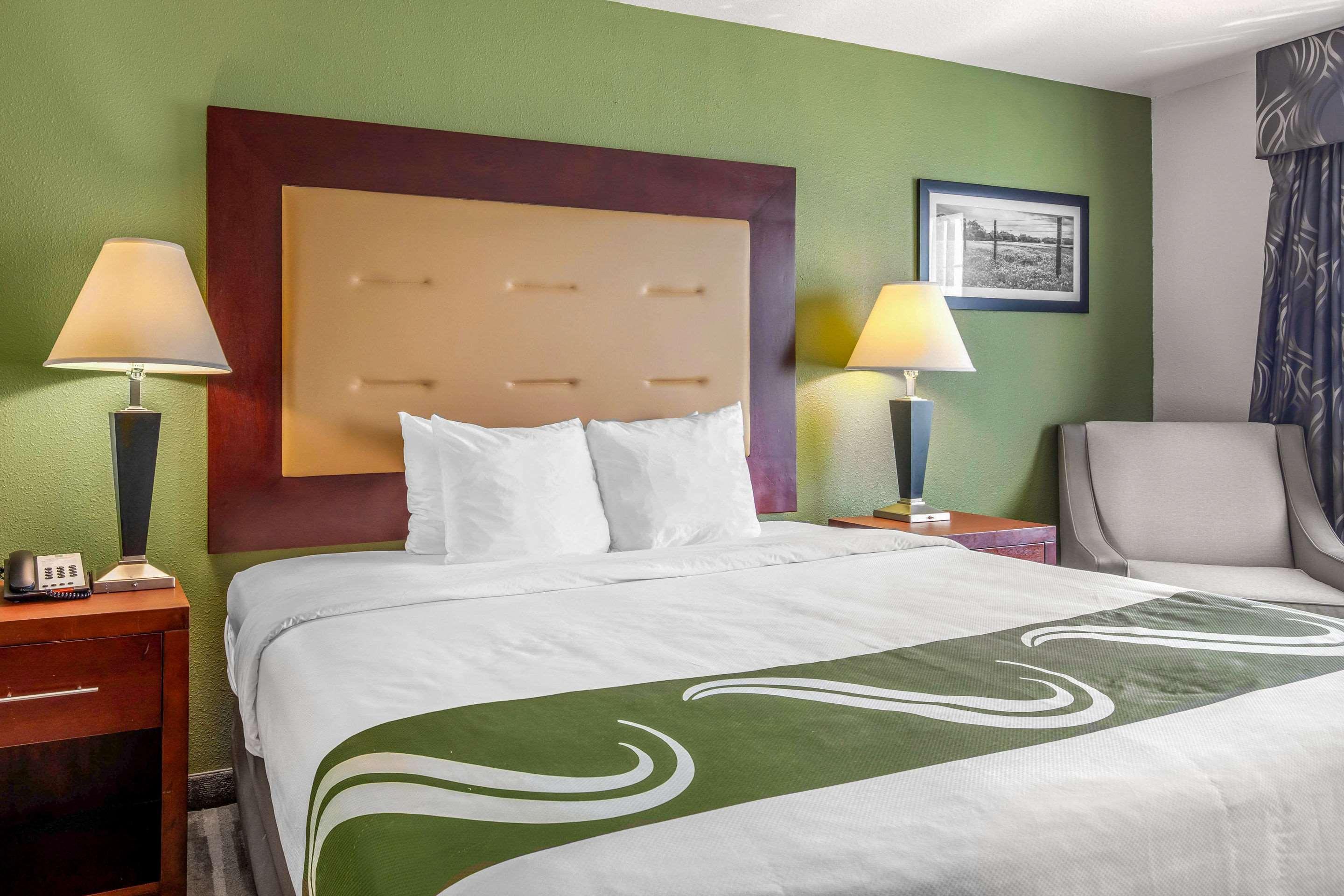 Quality Inn & Suites ウェザーフォード エクステリア 写真