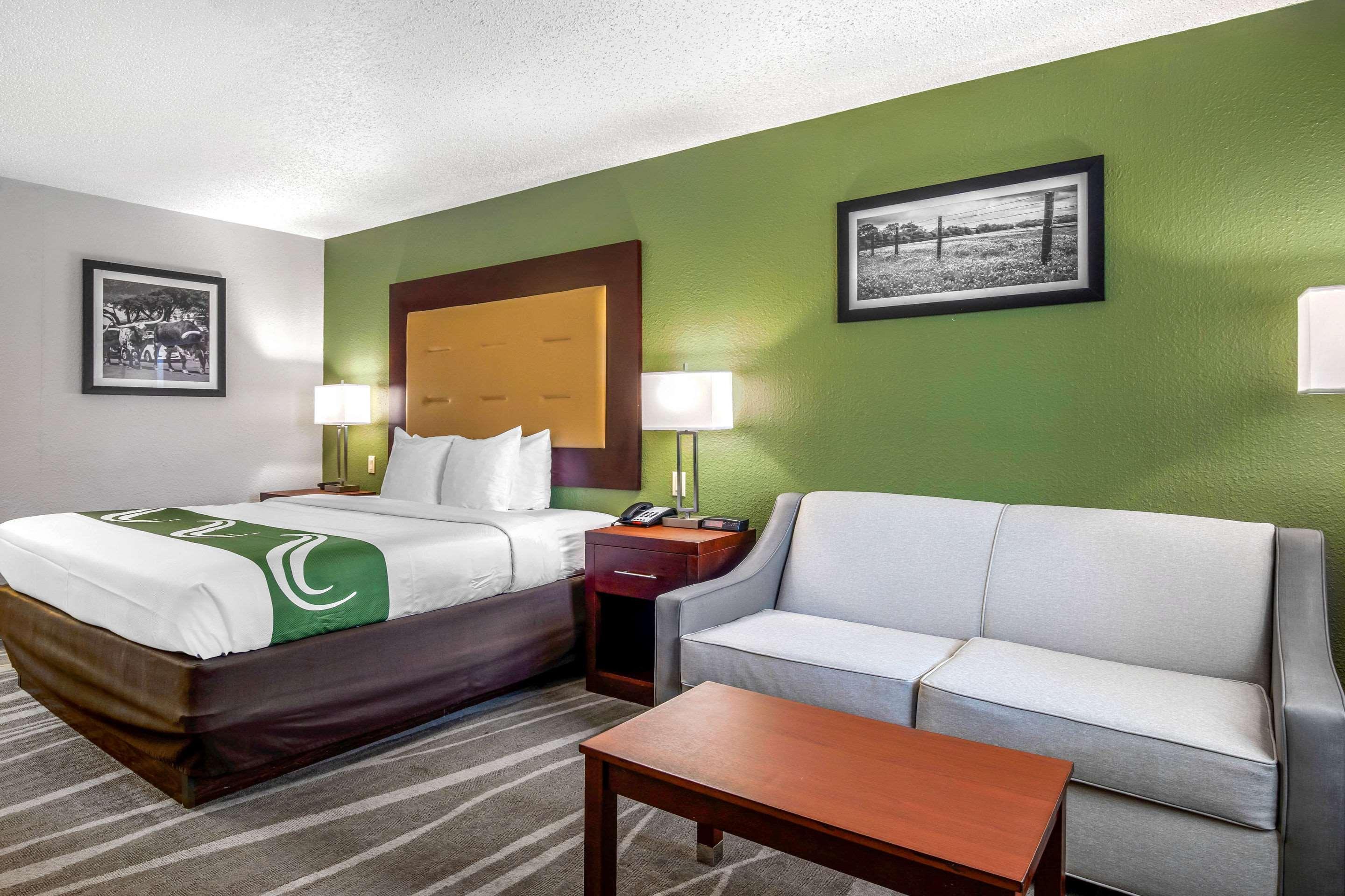 Quality Inn & Suites ウェザーフォード エクステリア 写真
